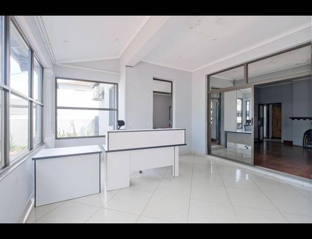 OFFICE FOR SALE IN ARCADIA